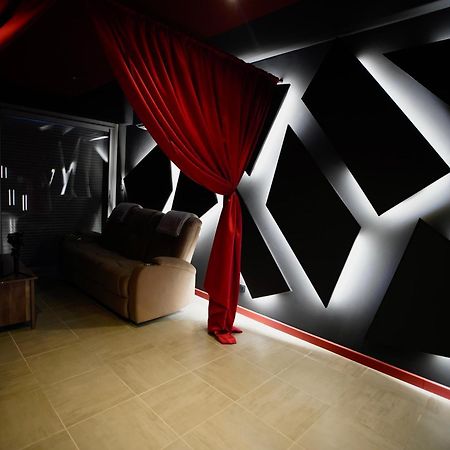 גרנובל L Unique Cinema Room מראה חיצוני תמונה