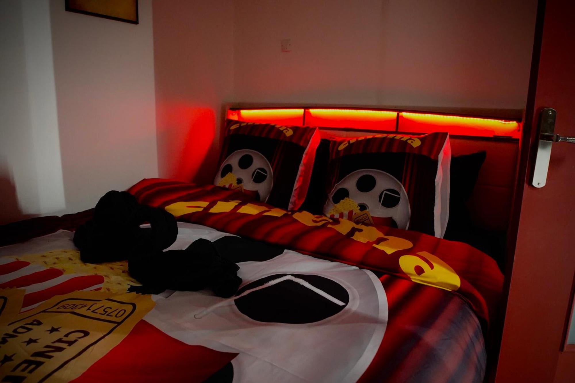גרנובל L Unique Cinema Room מראה חיצוני תמונה