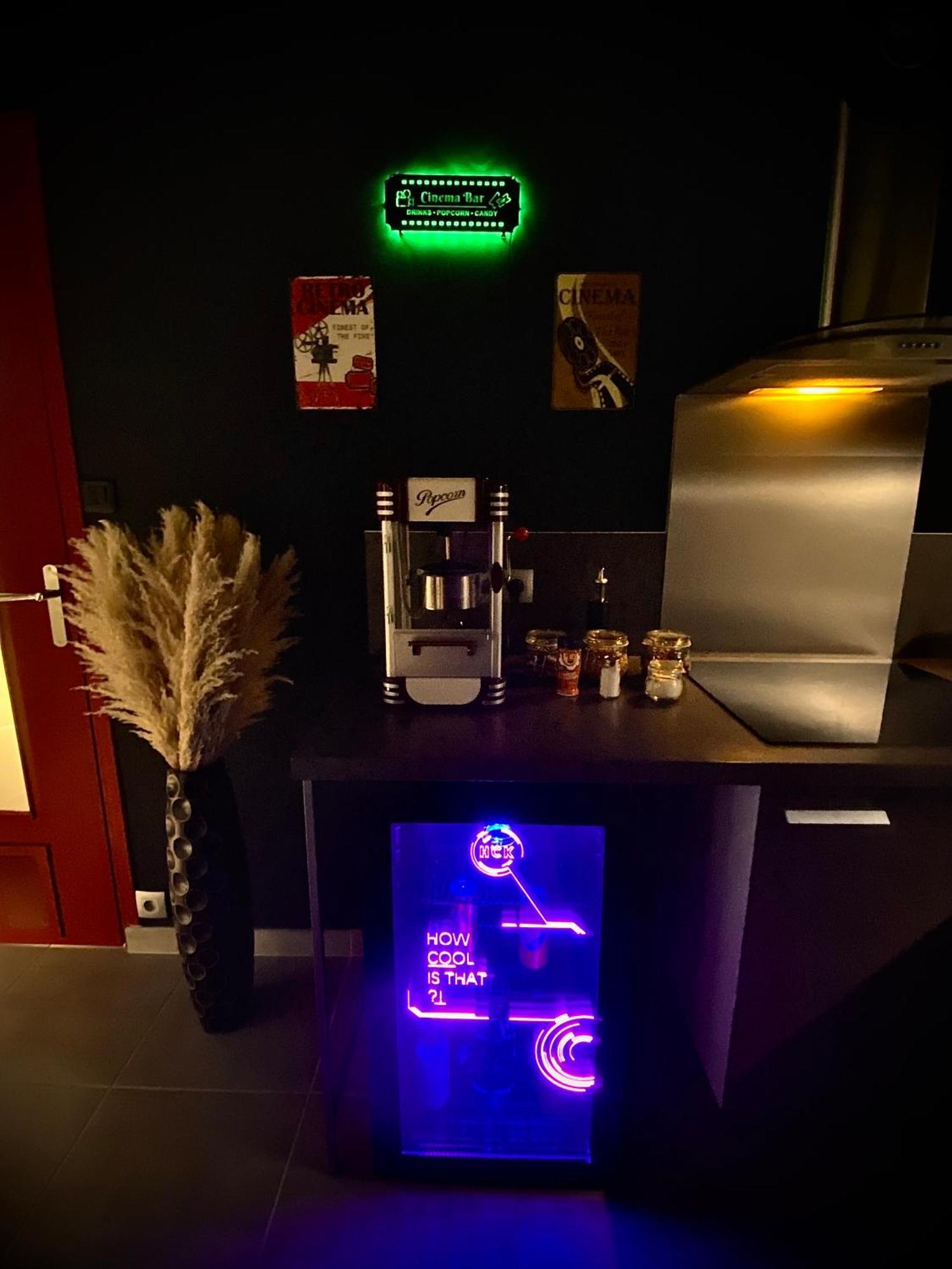 גרנובל L Unique Cinema Room מראה חיצוני תמונה