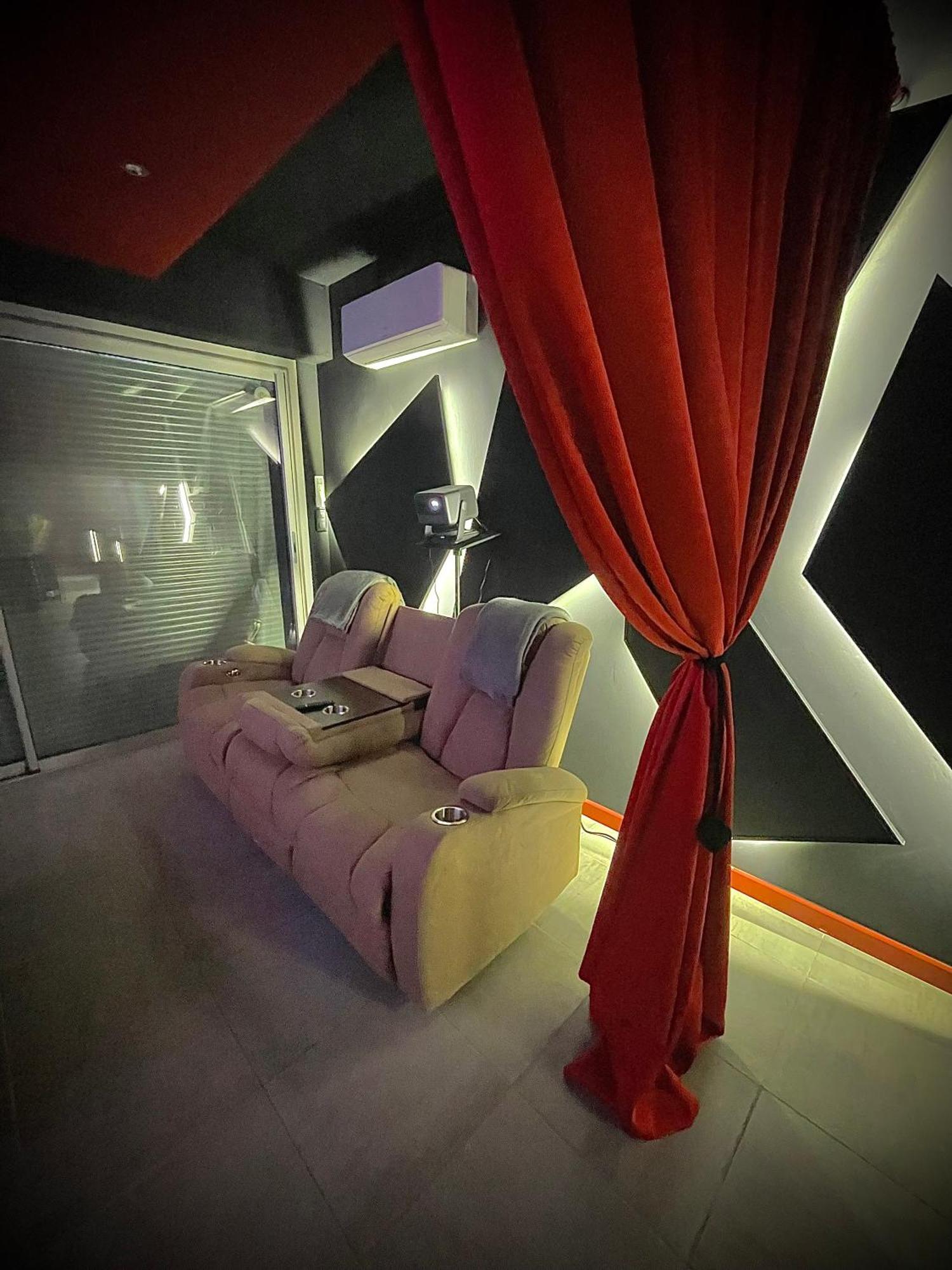 גרנובל L Unique Cinema Room מראה חיצוני תמונה